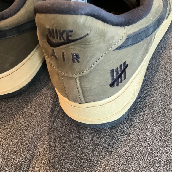 EUC Nike Air Force 1 Low SP Undefeated \